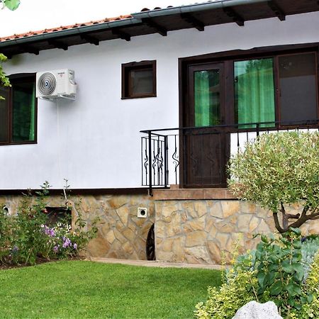 Къща Речен Шепот Hotel Kalofer Exterior photo