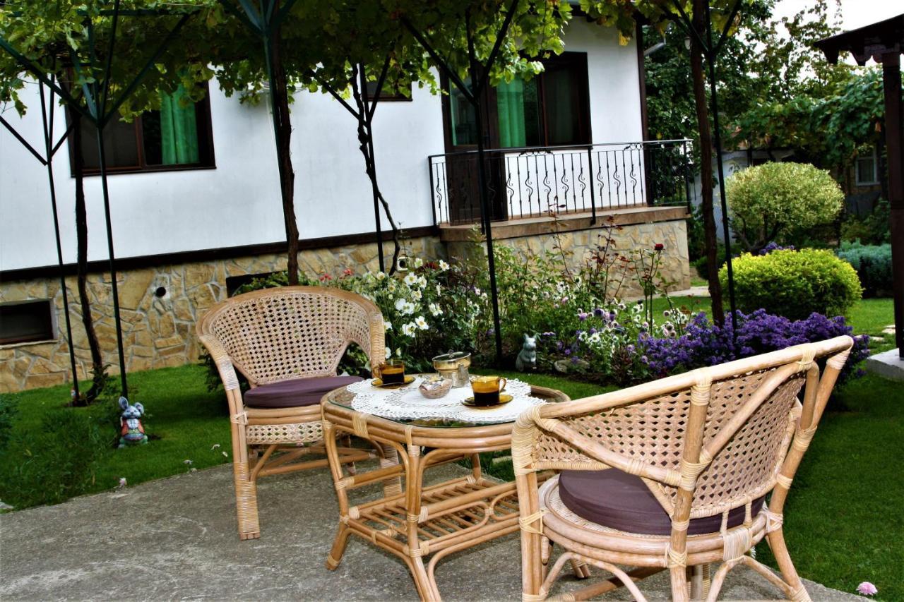 Къща Речен Шепот Hotel Kalofer Exterior photo